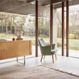 CH825 Credenza|Hans J. Wegner (ハンス・J・ウェグナー) カール・ハンセン&サン【正規販売店】デンマークデザイン - 北欧家具 北欧インテリア通販サイト greeniche (グリニッチ)