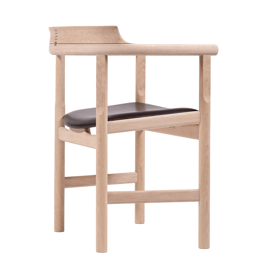 PPモブラー正規販売店】 PP52 Captain's Chair (クッション張り