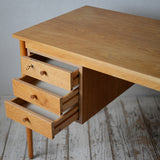 Desk R507D433