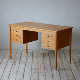 Desk R507D433