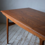 Dining Table R706D221