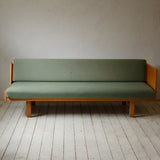 Hans J. Wegner GE259 Day Bed D-801D818