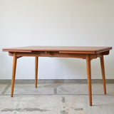 Hans J. Wegner Extension Table AT312 D-205D324