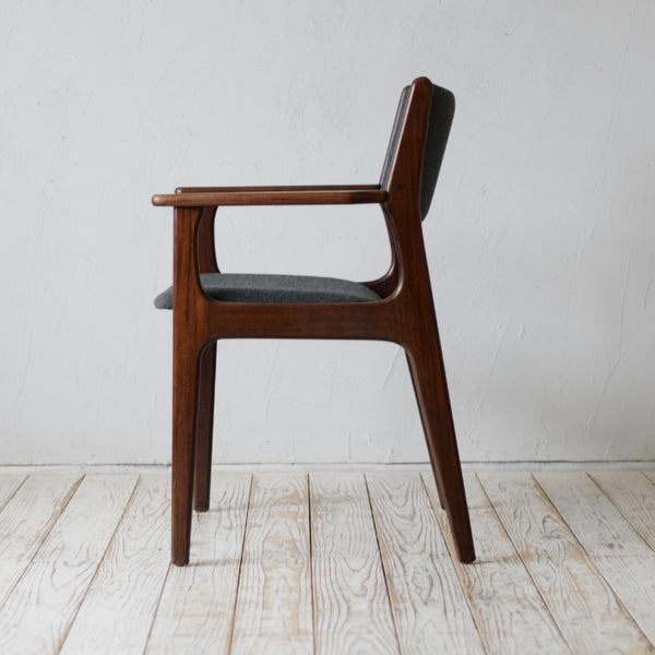【20%OFF】Arm Chair D-R201D132D