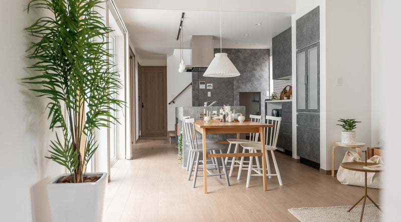 Le Klint × greeniche無垢家具　北欧の灯りと木の温もりで育てる暮らし｜北欧インテリア通販サイト greeniche（グリニッチ）