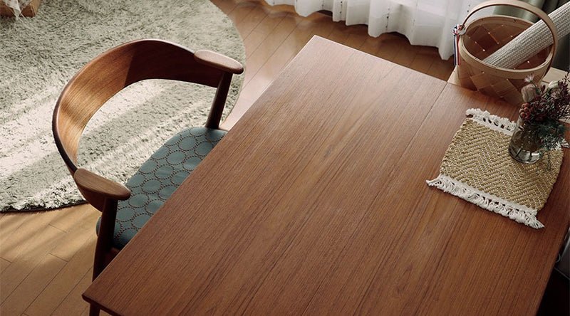 一日のはじまりは、この椅子と。隙のない美しさよりも愛嬌を求めて。｜北欧インテリア通販サイト greeniche（グリニッチ）