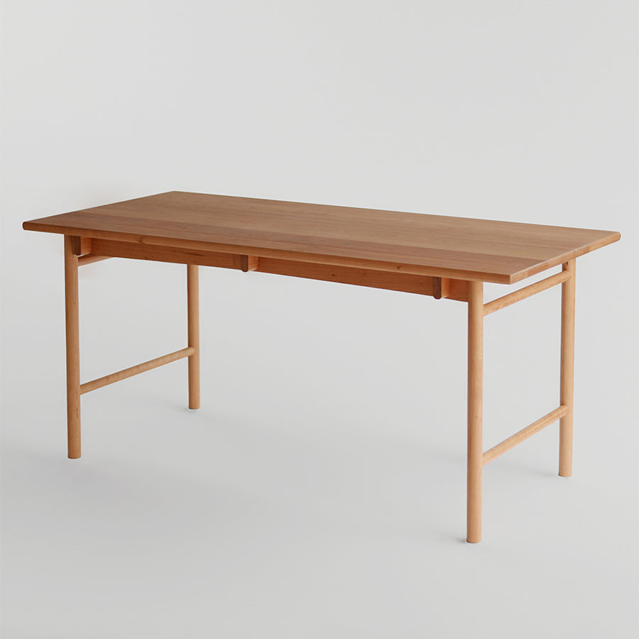 Aarhus (オーフス) | オーク/ウォルナット/チェリー無垢材 | 北欧家具