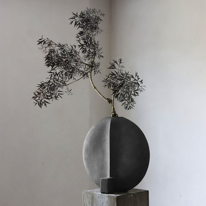 101 COPENHAGEN 【日本代理店】デンマークデザイン Guggenheim Vase Big Dark Grey