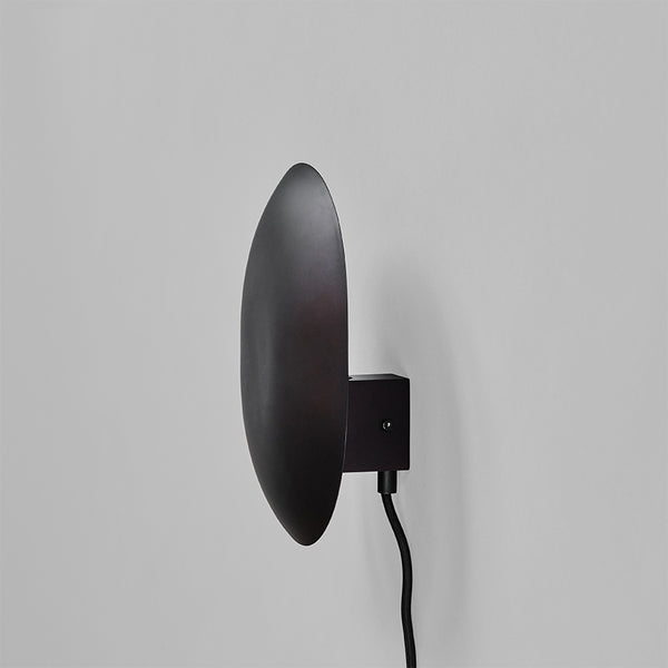 101 COPENHAGEN【日本代理店】デンマークデザイン Clam Wall Lamp - Burned Black