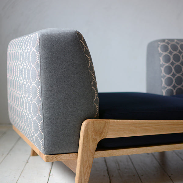 Luu Sofa dop tambourine gray / navy | オーク/ウォルナット/アッシュ無垢材