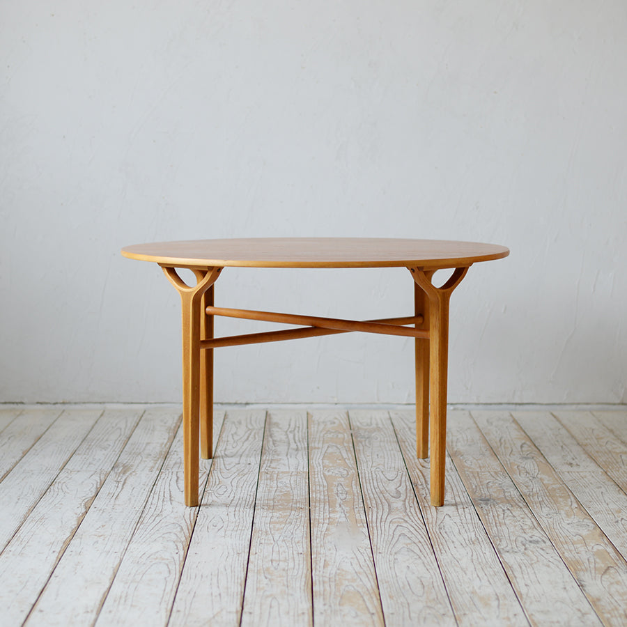 Peter Hvidt & Orla Mølgaard Nielsen Table 