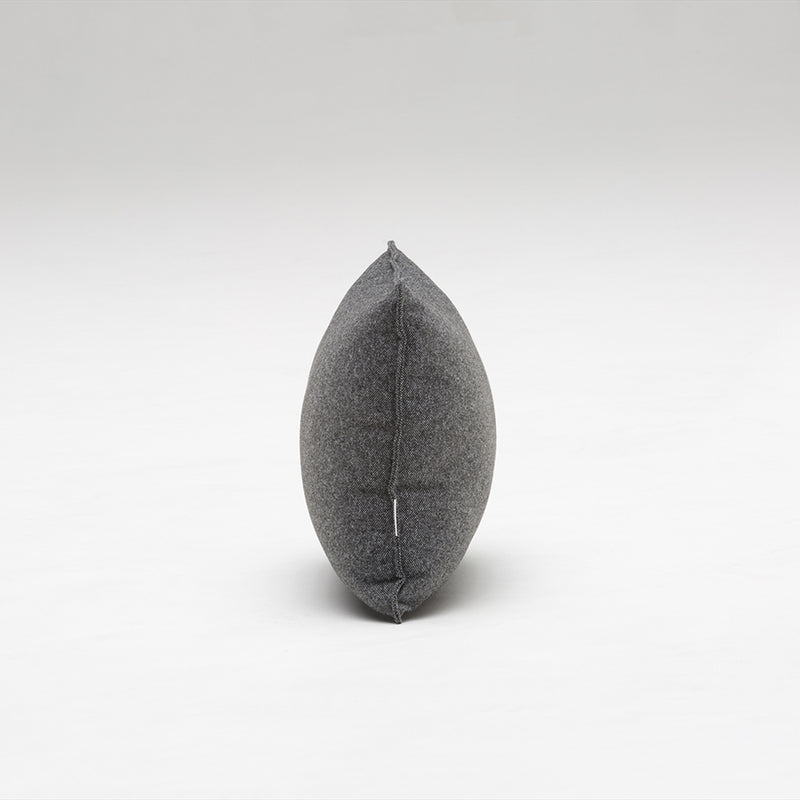 カリモク60【正規販売店】 ハーフクッション セラムダークグレー