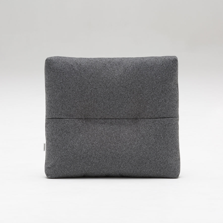 カリモク60+【正規販売店】 ロビークッション セラムダークグレー