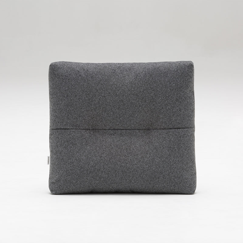 カリモク60+【正規販売店】 ロビークッション セラムダークグレー