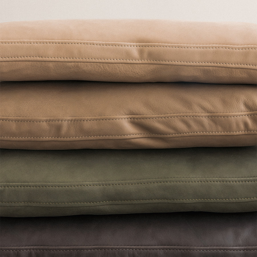 OW150 デイベッド オーク TERRAレザー (Raku 20367) ｜Ole Wanscher