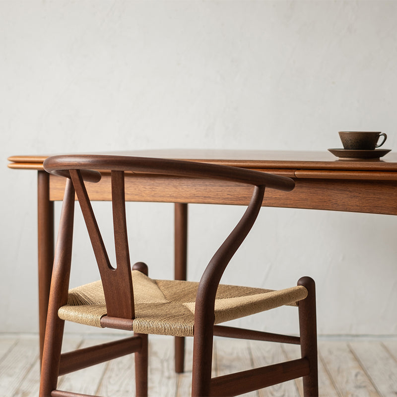 Yチェア CH24 マホガニー オイル仕上げ ナチュラルペーパーコード | Hans. J. Wegner (ハンス・J・ウェグナー) カール・ハンセン＆サン【正規販売店】書籍「Yチェアの秘密」プレゼント