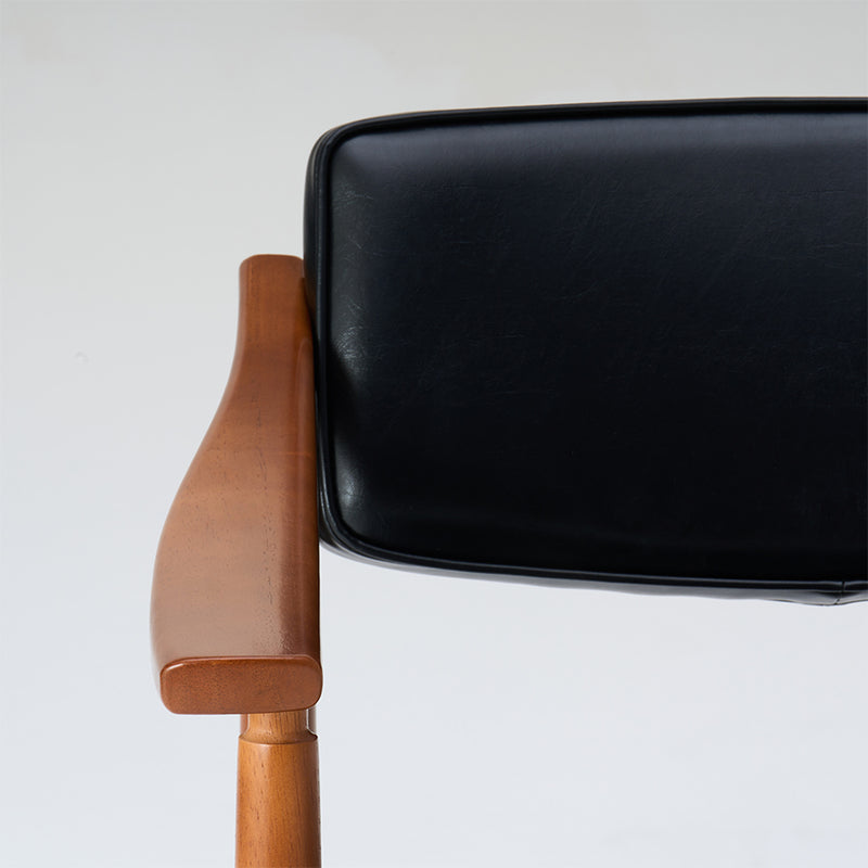 カリモク60 Dチェア スタンダードブラック① カリモク60【正規販売店】 Dチェア スタンダードブラック | 北欧