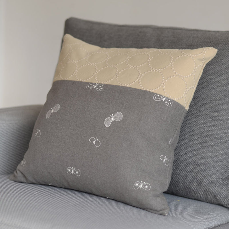 mina perhonen dop 「tambourine × choucho」クッションカバー エクリュ×グレー