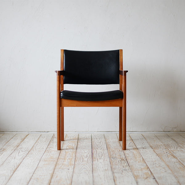 Christian Hividt Arm Chair R412D232C