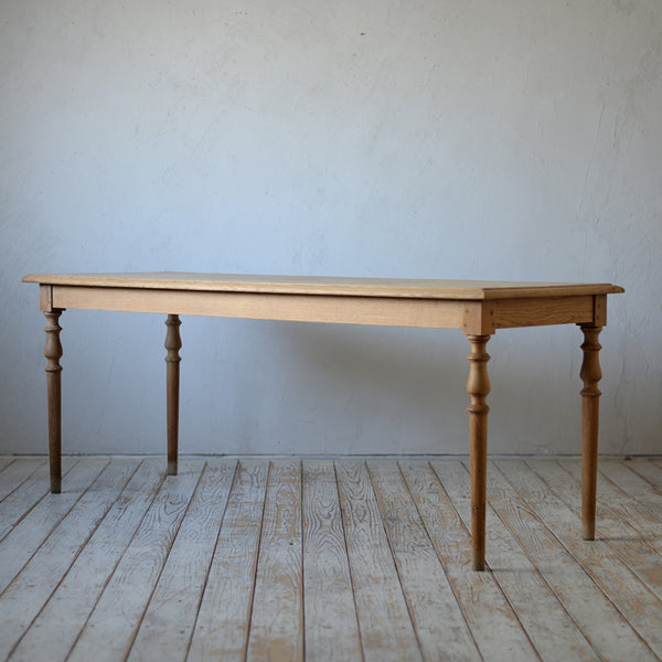 Dining Table R606D139