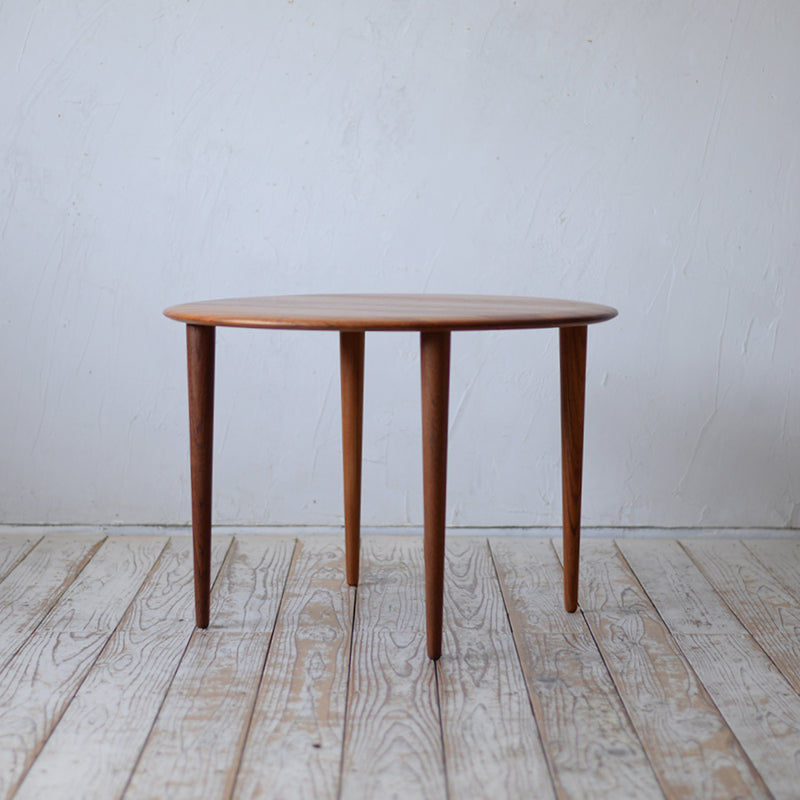 Peter Hvidt & Orla Mølgaard Nielsen Round Coffee Table R606D214