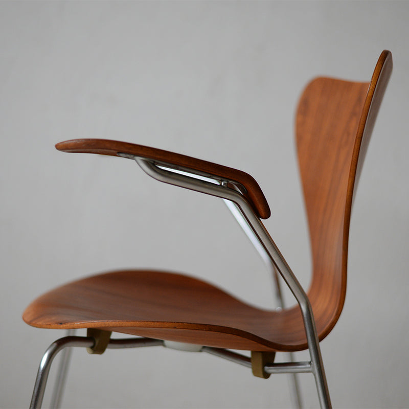 Arne Jacobsen Arm Chair "FH3107" R607D311