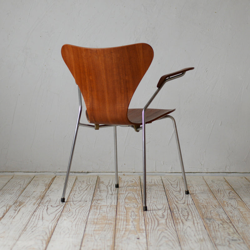 Arne Jacobsen Arm Chair "FH3107" R607D311