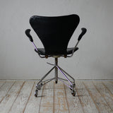 Arne Jacobsen Arm Chair R607D312