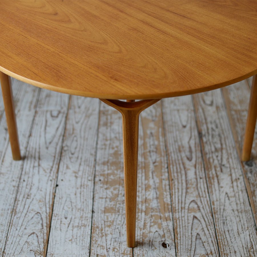 Peter Hvidt & Orla Mølgaard Nielsen Table 