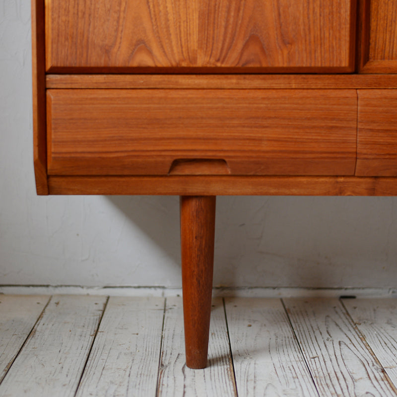 Henry Kjærnulf Sideborad "model 371" D-R612D324