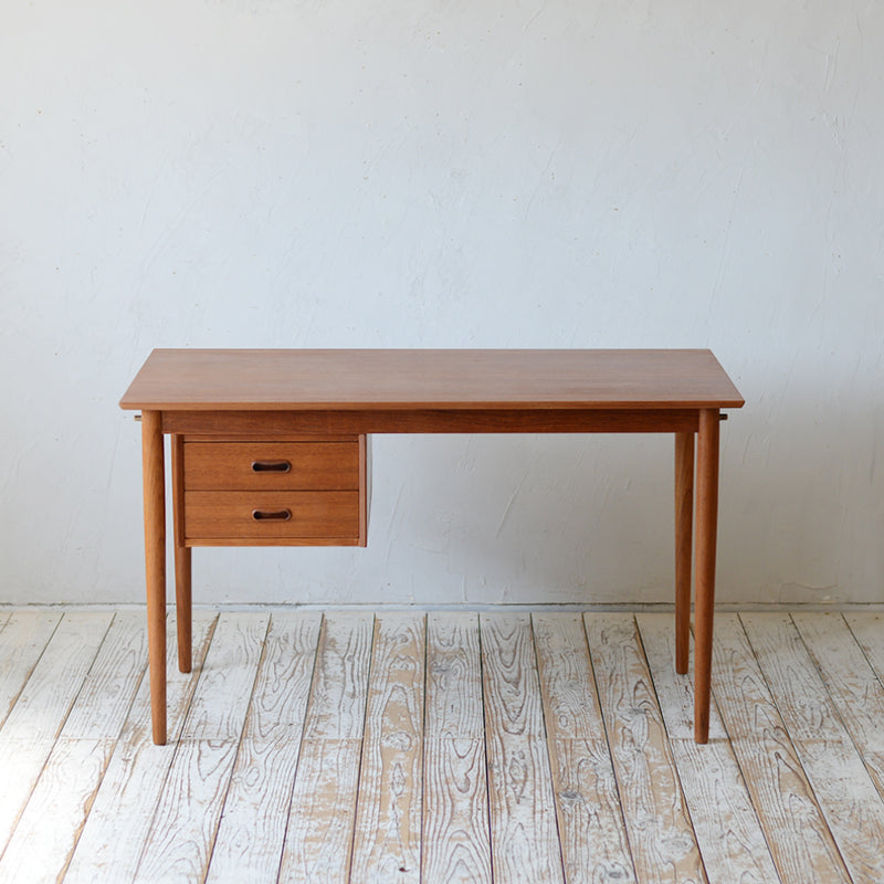 Desk D-R700K015
