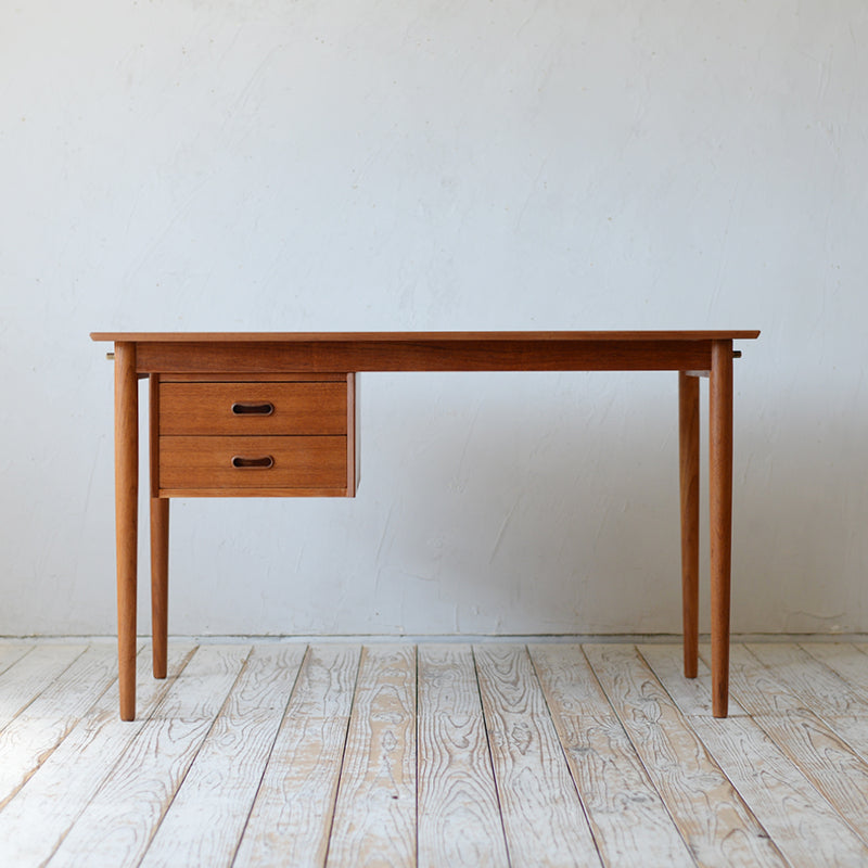 Desk D-R700K015