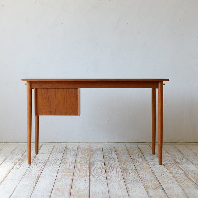 Desk D-R700K015