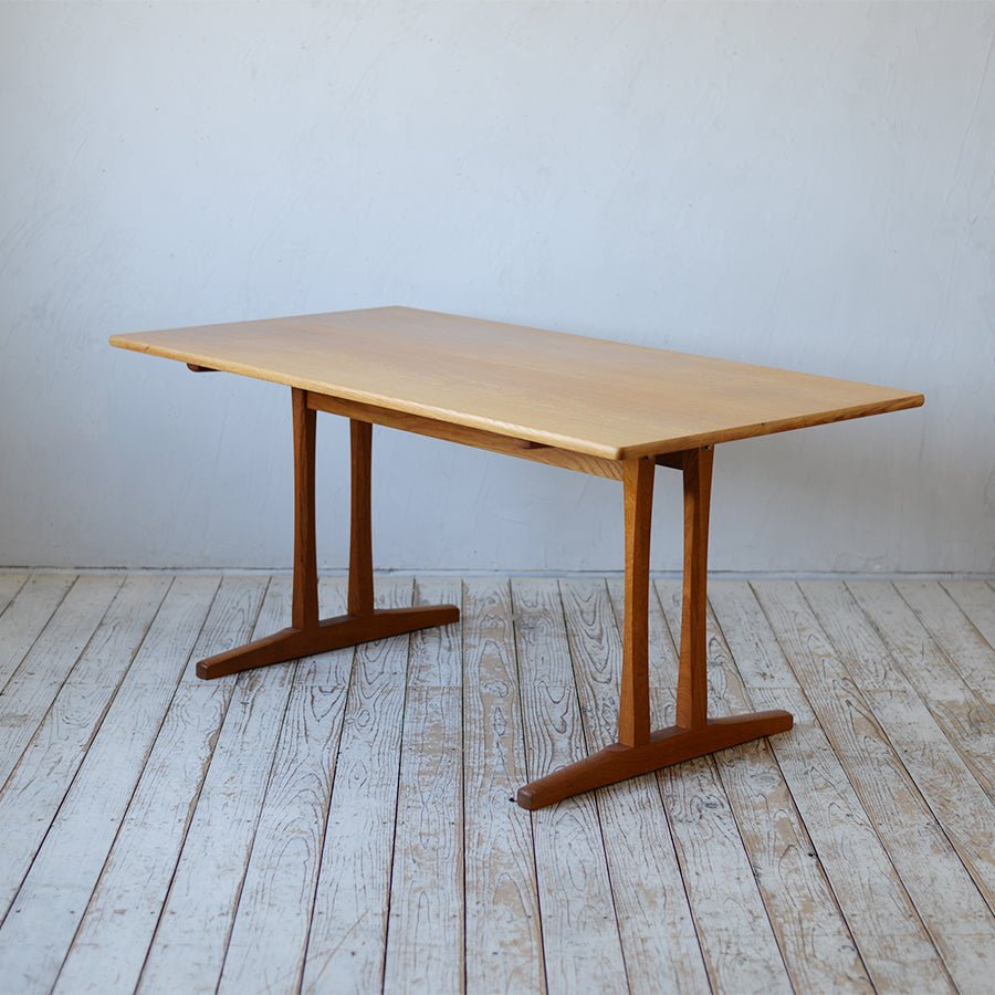 唯一無二のモダンエレガントドレッシングテーブル MO TABLE（MO テーブル 円形）｜Tables & Desks｜Dining Tables