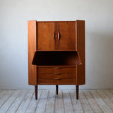 Omann Jun Corner Cabinet R706D207