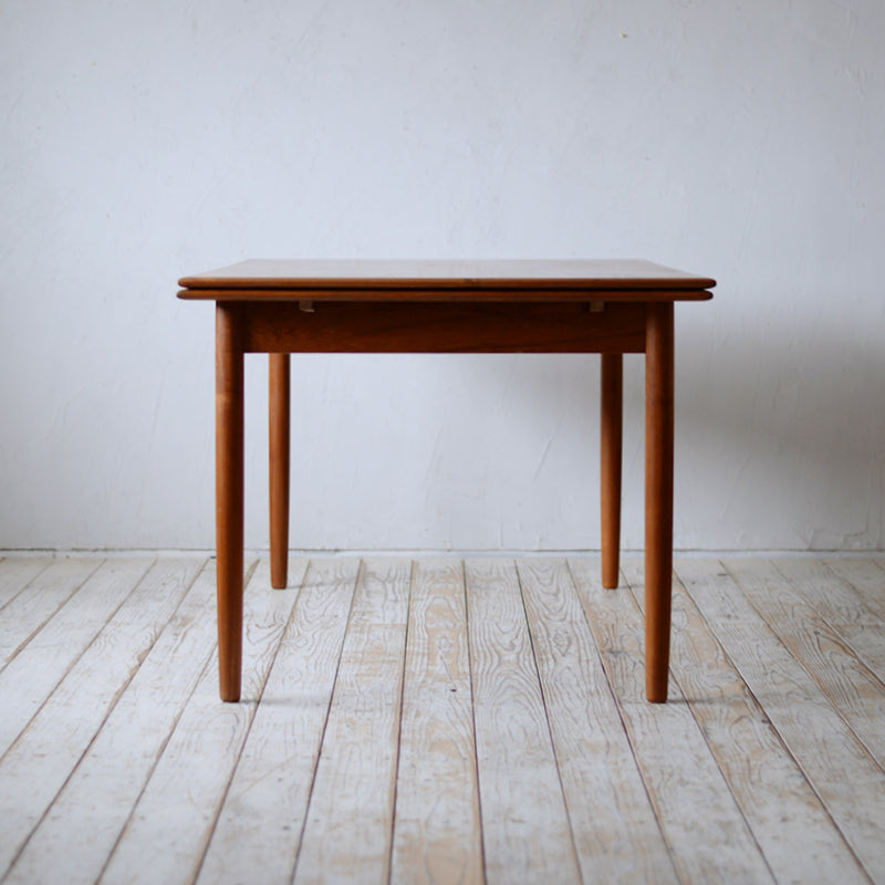 Dining Table D-R706D218