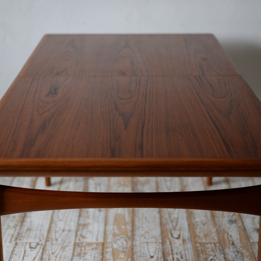 Dining Table R706D221 | 北欧家具 北欧インテリア通販サイト