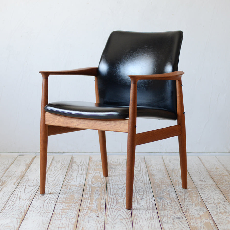 Grete Jalk Dining Chair R712D305B | 北欧家具 北欧インテリア通販