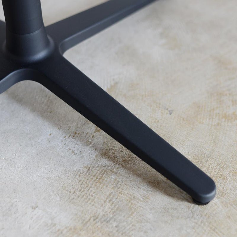 Round Cafe Table Φ900｜チェリー無垢材