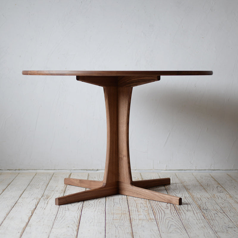 Svendborg (スヴェンボー) ダイニングテーブル | オーク/ウォルナット/チェリー無垢材