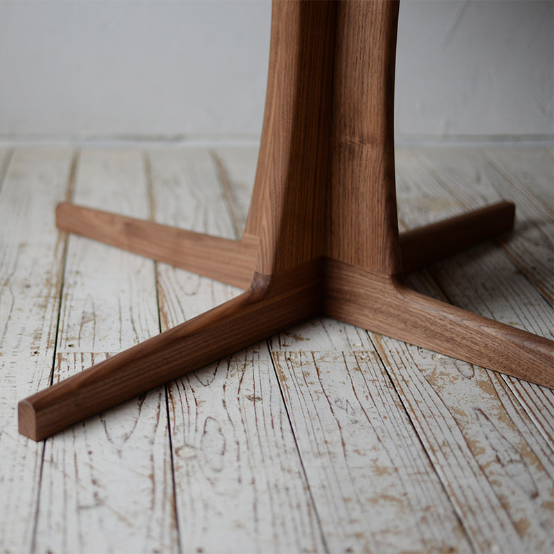 Svendborg (スヴェンボー) ダイニングテーブル | オーク/ウォルナット/チェリー無垢材