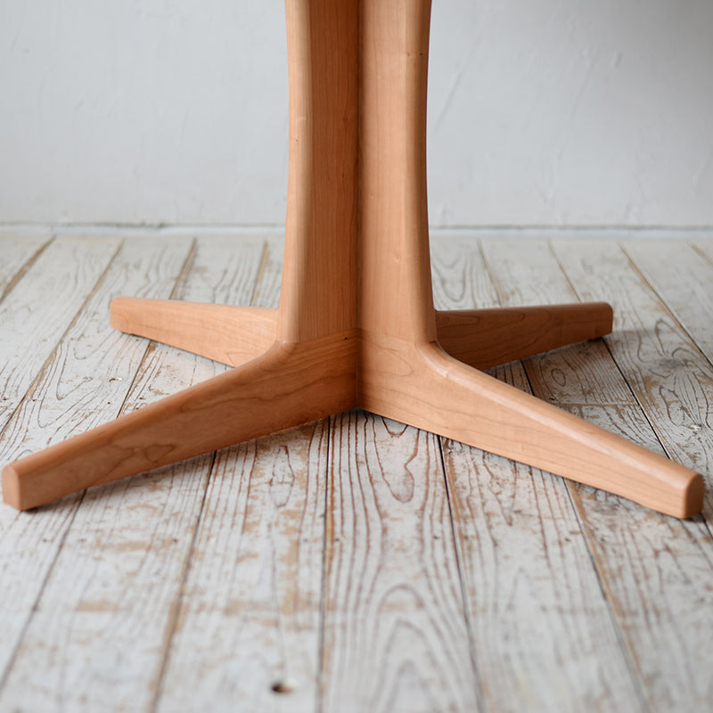 Svendborg (スヴェンボー) ダイニングテーブル | オーク/ウォルナット/チェリー無垢材