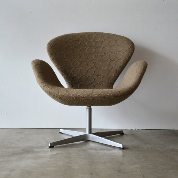 Arne Jacobsen "Swan" Lounge Chair 209D971 - 北欧家具 北欧インテリア通販サイト greeniche (グリニッチ)
