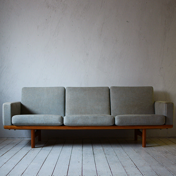 Hans J. Wegner GE236 3P Sofa D-701D126 | 北欧家具 北欧インテリア通販サイト greeniche (グリニッチ)