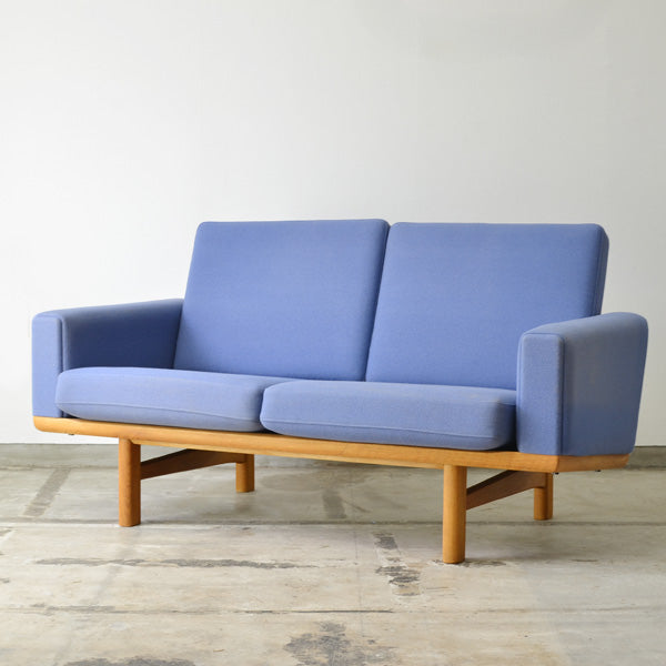 Hans J. Wegner GE236 2P Sofa 112D221 | 北欧家具 北欧インテリア通販