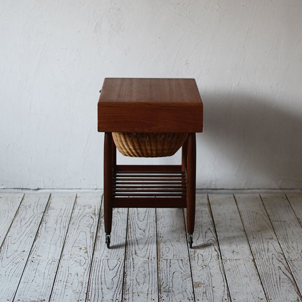Ejvind.A.Johansson Sewing Table 805D003B
