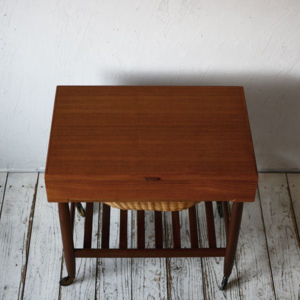 Ejvind.A.Johansson Sewing Table 805D003B