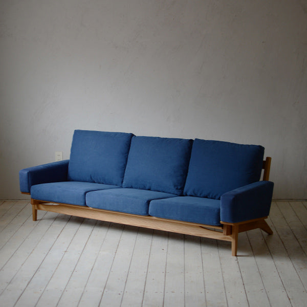 Newnormal Low Sofa 3シーター blue | 北欧家具 北欧インテリア通販サイト greeniche (グリニッチ)