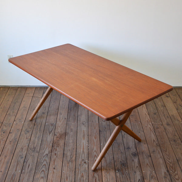 Hans J. Wegner X-leg Table 209D859 | 北欧家具 北欧インテリア通販
