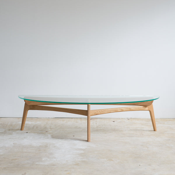 Luu Table（glass top） | オーク/ウォルナット無垢材 | 北欧家具 北欧インテリア通販サイト greeniche (グリニッチ)